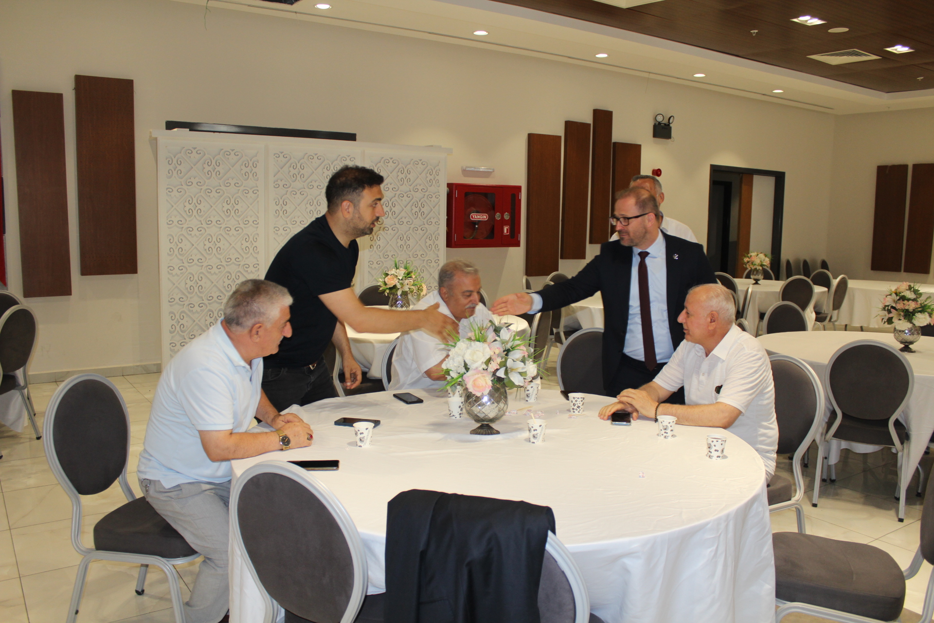 Cem Belevi sahnesinde Fatih Ürek’i ağırladı