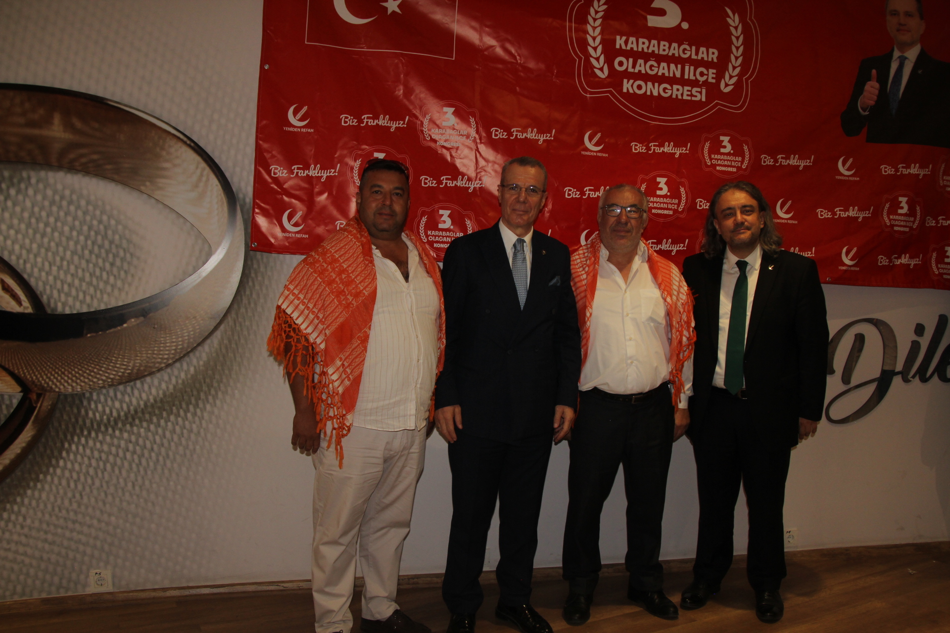 Kaan Tangöze-Kıvılcım Ural çocukları için alışverişte