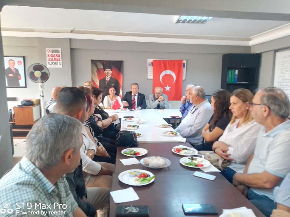 TEEP Genel Başkanı Ergin Dursun’dan İzmir’de “Emek” Vurgusu: Türkiye Emekliler ve Emekçiler Partisi Basınla Buluştu!