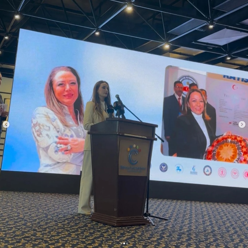 SATKOF Genel Başkanı Prof Dr Aysun Bay ve İzmir il temsilcisi Gül Eğriboz Sağlık Diploması Köprülerinin güçlü halkası oldu