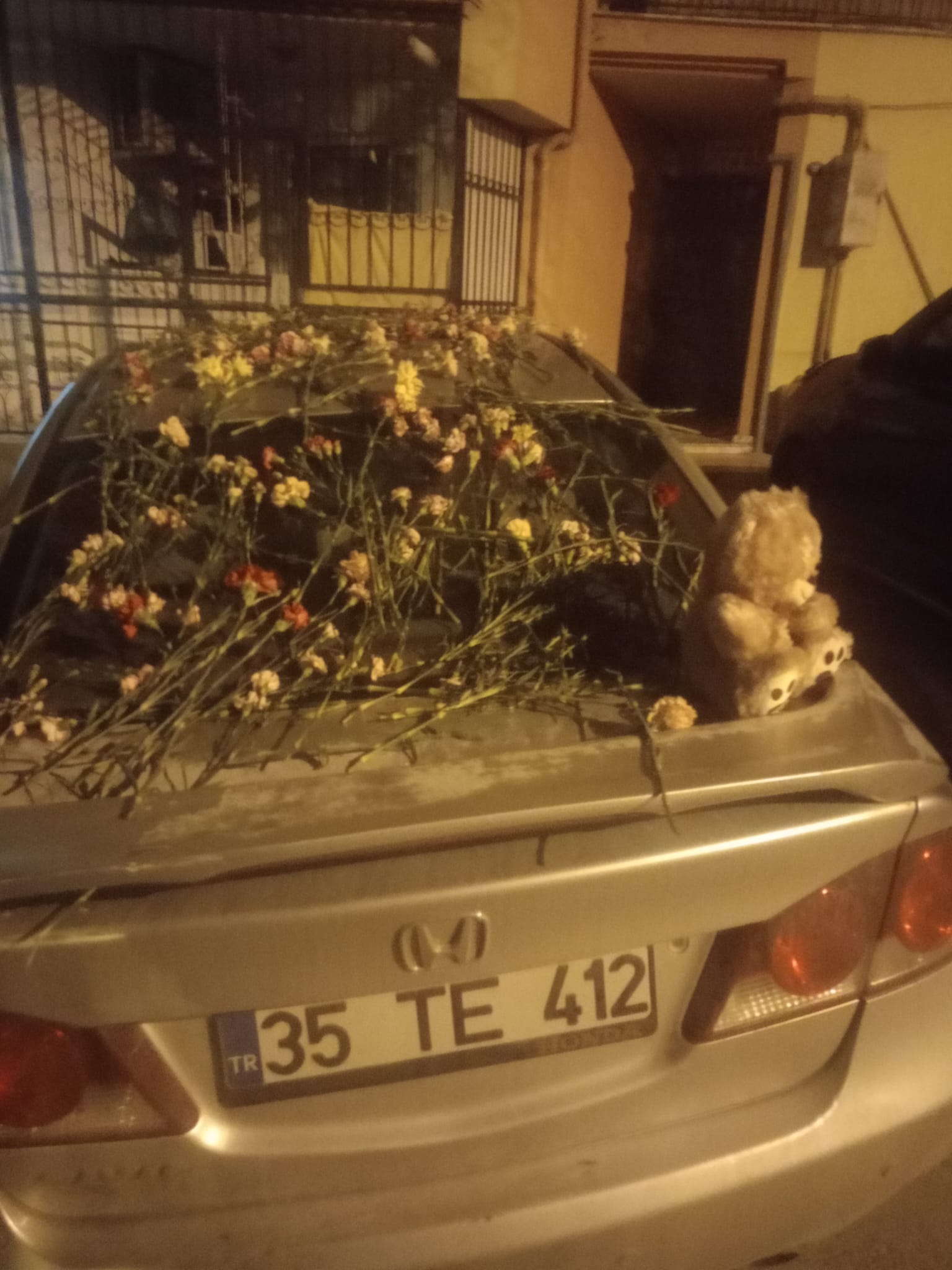 Gece Yarısı Gelen Özür: Serkan Yıkılmaz’dan Eşine Sessiz Ama Derin Bir Barışma Hamlesi